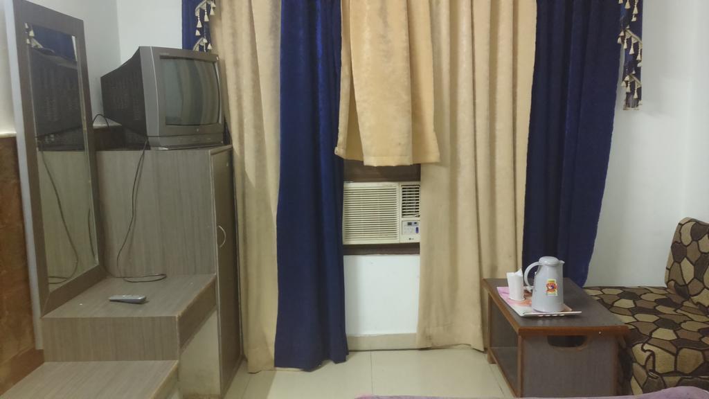 Hotel Katra Residency Extérieur photo