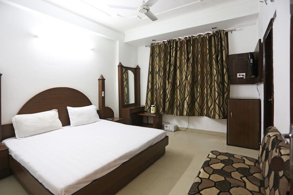 Hotel Katra Residency Extérieur photo