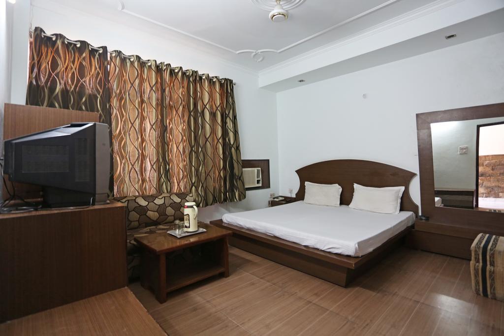Hotel Katra Residency Extérieur photo