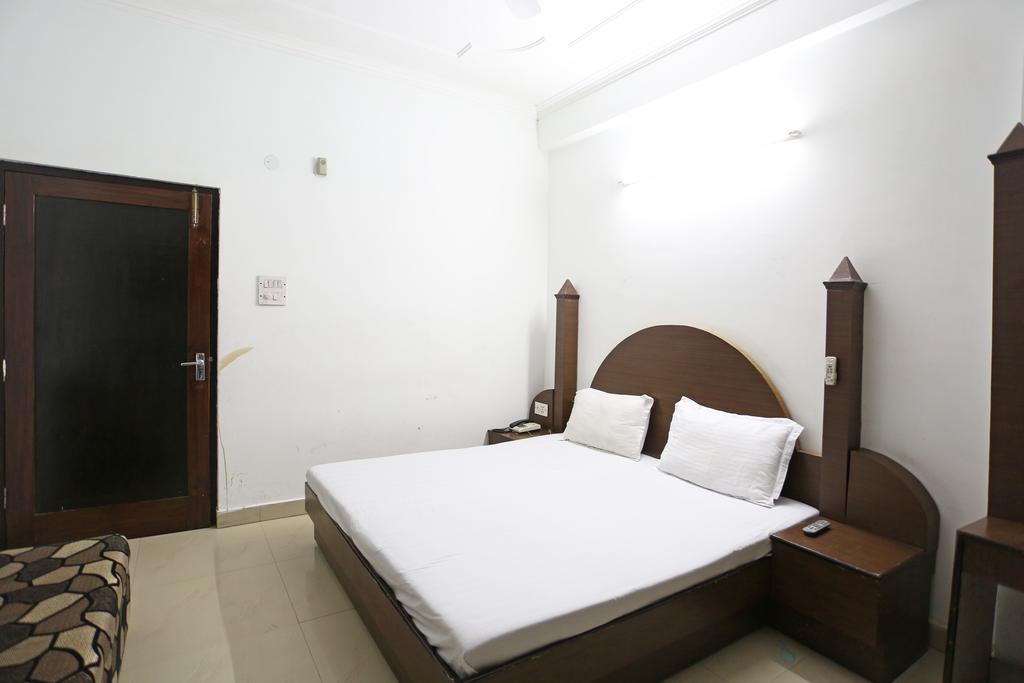 Hotel Katra Residency Extérieur photo