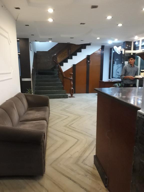 Hotel Katra Residency Extérieur photo