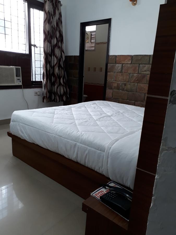 Hotel Katra Residency Extérieur photo