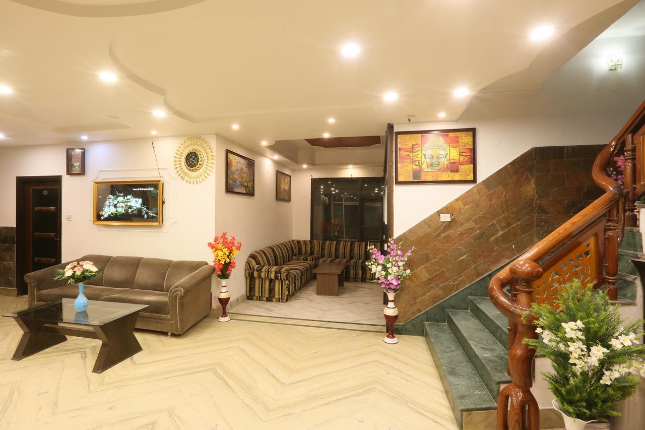 Hotel Katra Residency Extérieur photo