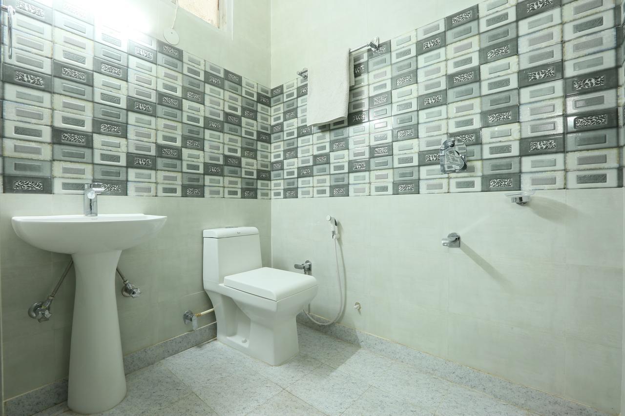 Hotel Katra Residency Extérieur photo