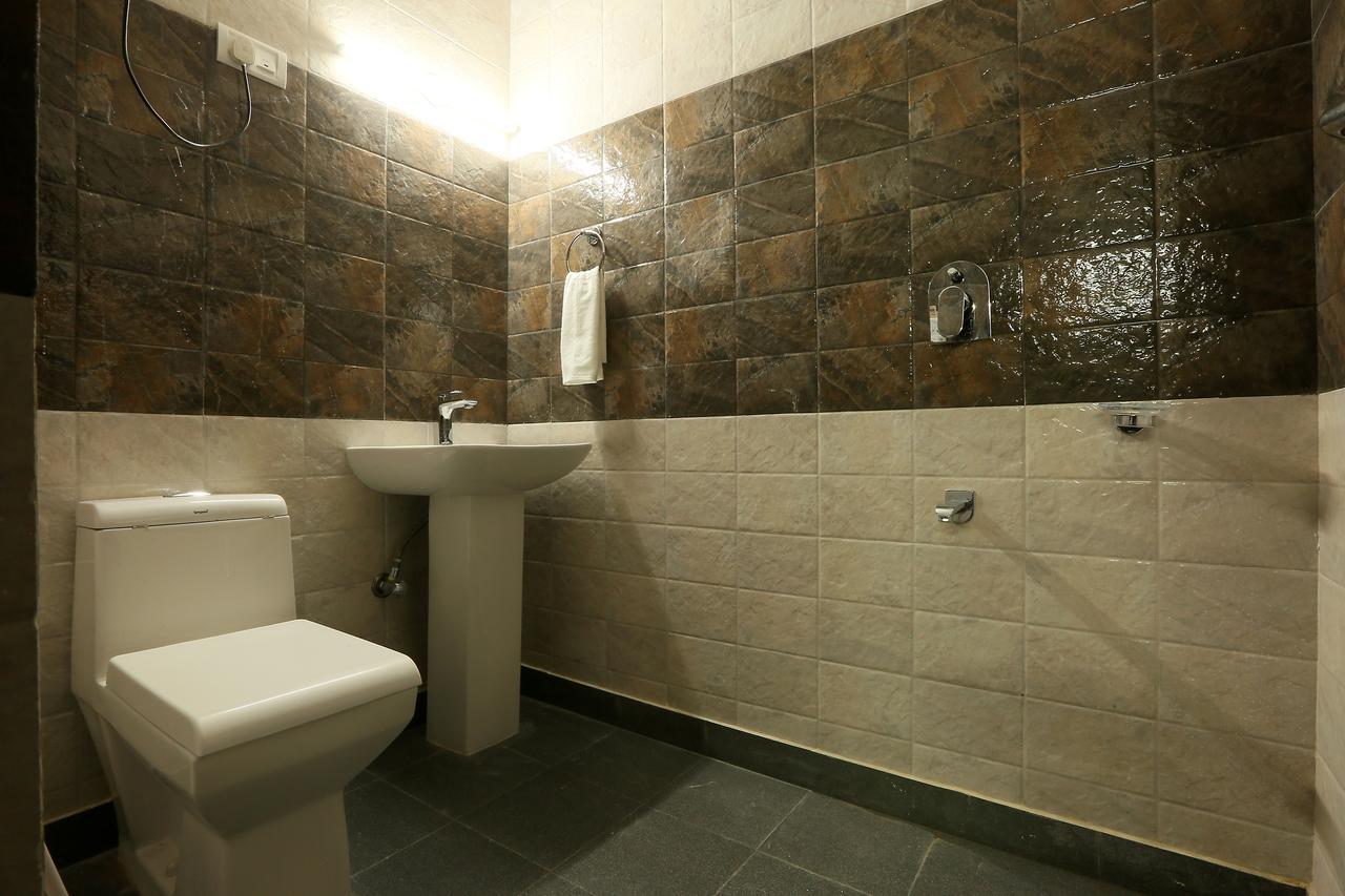 Hotel Katra Residency Extérieur photo