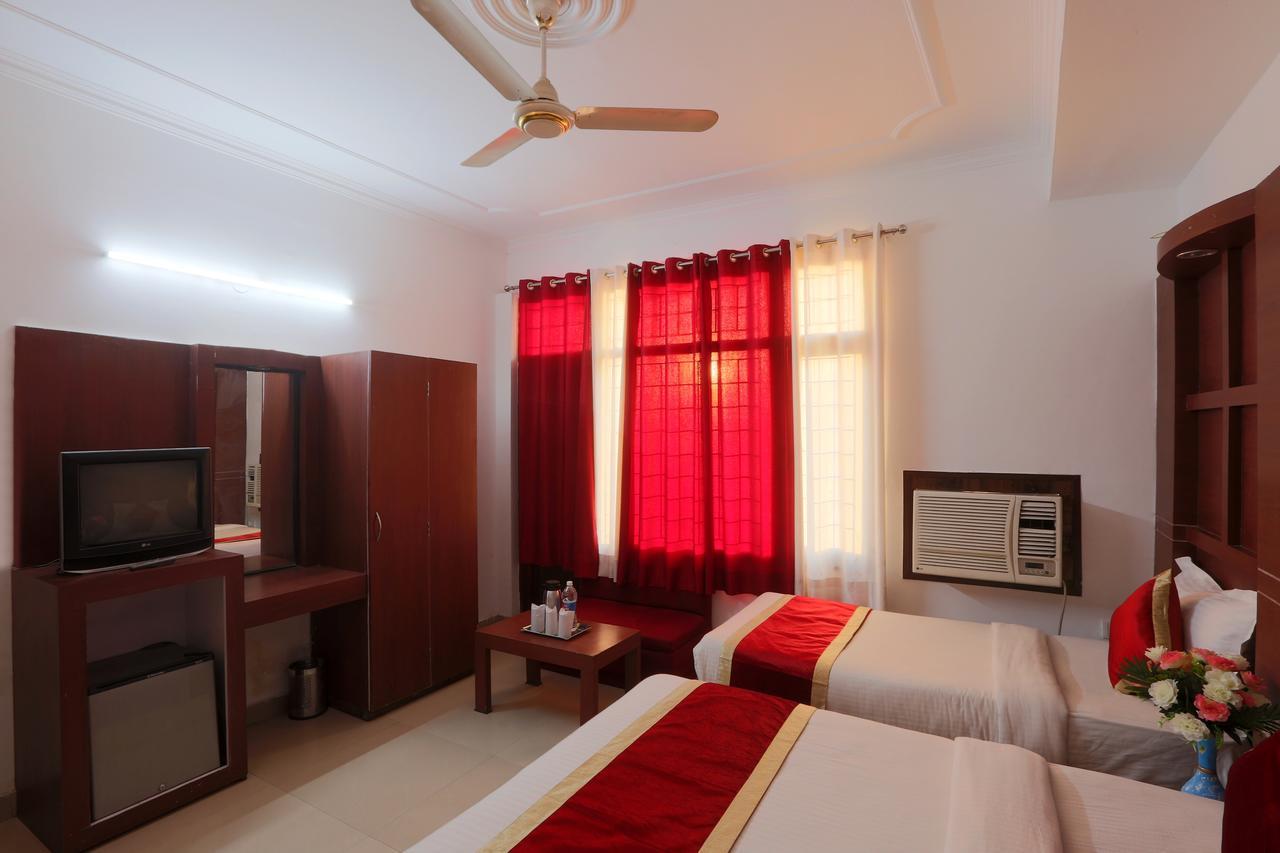 Hotel Katra Residency Extérieur photo