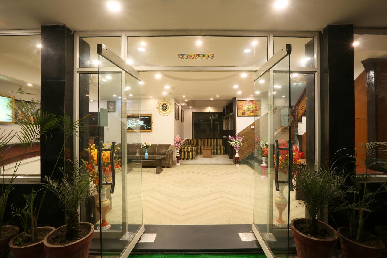 Hotel Katra Residency Extérieur photo