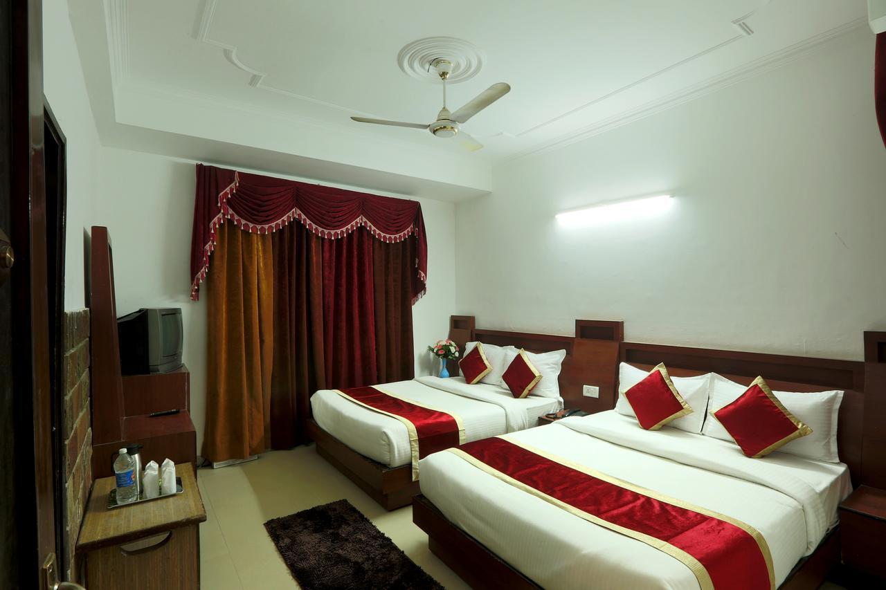 Hotel Katra Residency Extérieur photo
