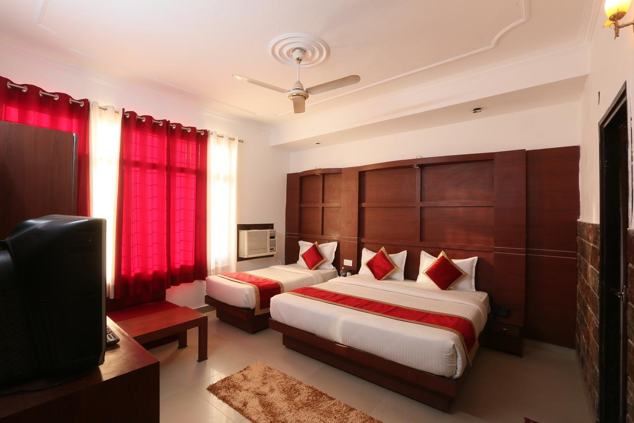 Hotel Katra Residency Extérieur photo